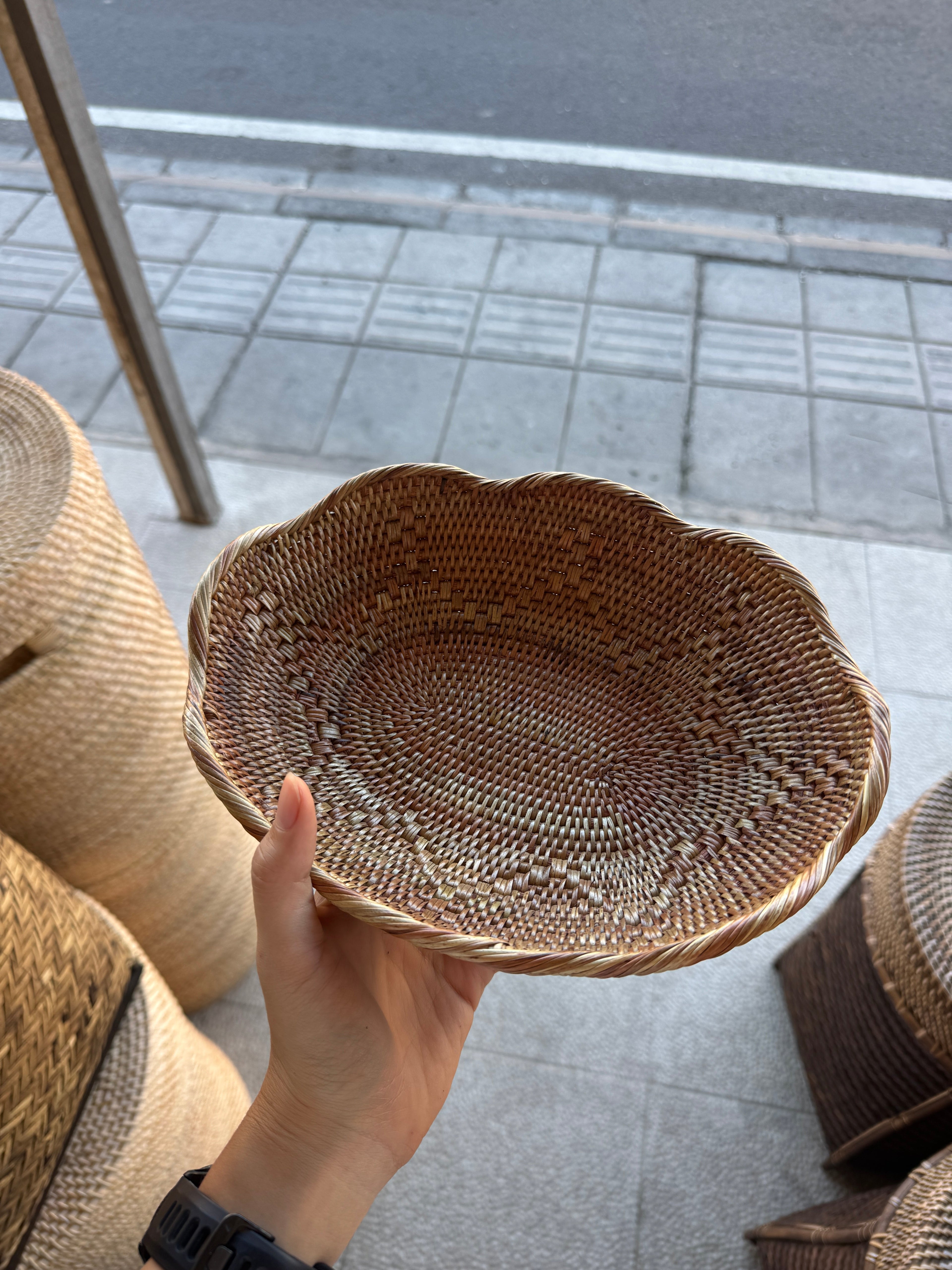藤編花型收納盤